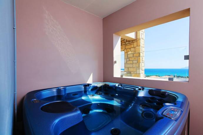 Imagen de la habitación del Hotel Blue Lagoon Village. Foto 11