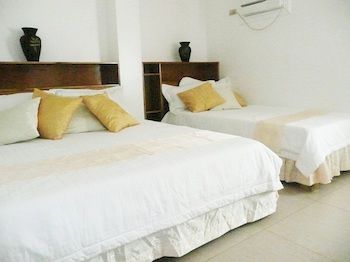 Imagen general del Hotel Blue Lotus, Balabag. Foto 10