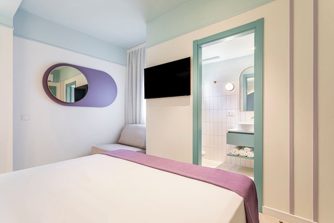 Imagen de la habitación del Hotel Blue Malva. Foto 9