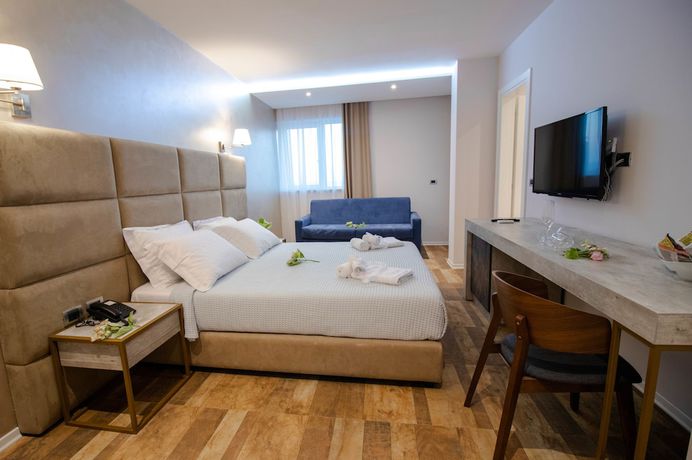 Imagen general del Hotel Blue Marine, Rrashbull. Foto 1