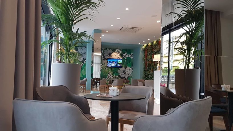 Imagen del bar/restaurante del Hotel Blue Marine, Rrashbull. Foto 2