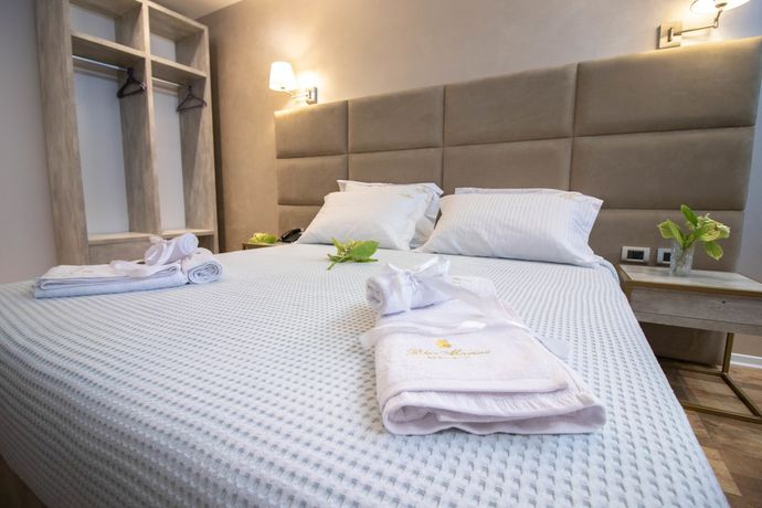 Imagen de la habitación del Hotel Blue Marine, Rrashbull. Foto 7