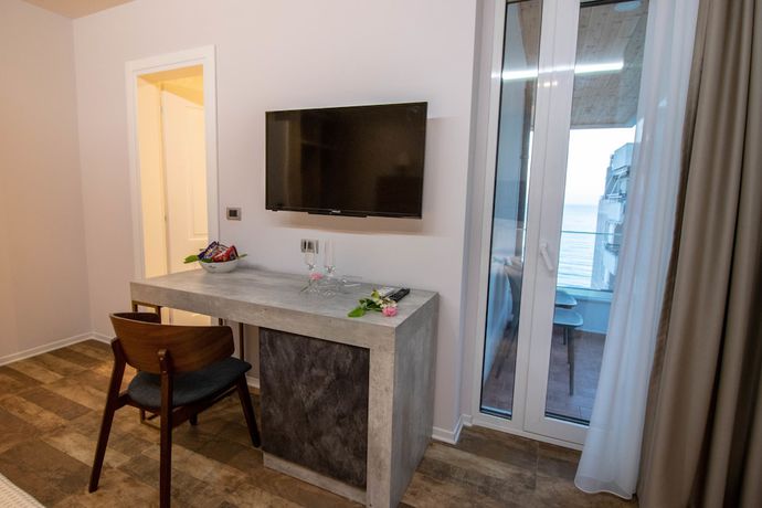 Imagen de la habitación del Hotel Blue Marine, Rrashbull. Foto 12