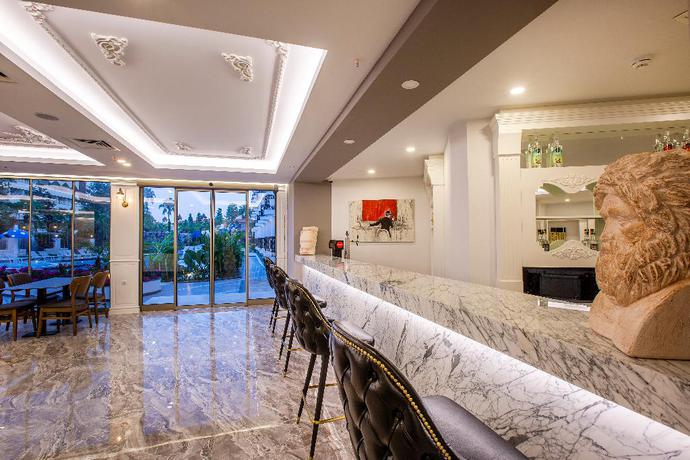 Imagen del bar/restaurante del Hotel Blue Marlin Deluxe Spa and Resort - All Inclusive. Foto 3