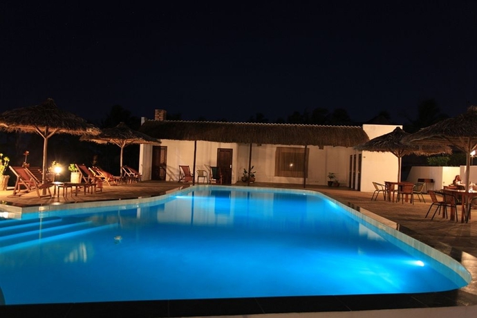 Imagen de la piscina del Hotel Blue Moon Beach Holiday Resort. Foto 7