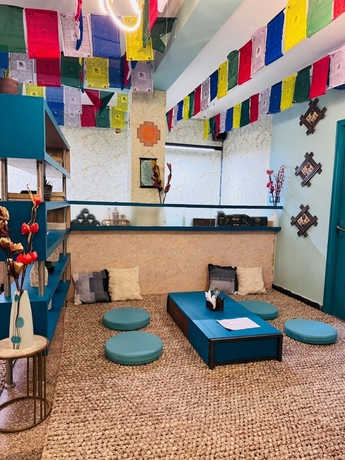 Imagen del bar/restaurante del Hotel Blue Moon Residency and Restaurant. Foto 7