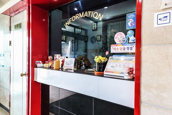 Imagen de los interiores del Hotel Blue Motel. Foto 19