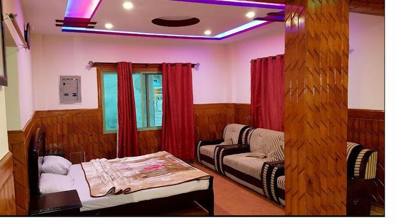 Imagen de la habitación del Hotel Blue Mountain, Nārān. Foto 10