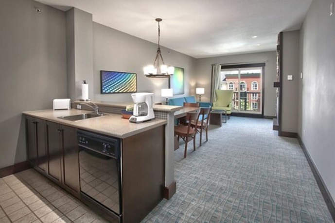 Imagen de la habitación del Hotel Blue Mountain Resort Mosaic Suites. Foto 4
