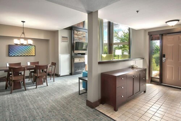 Imagen de la habitación del Hotel Blue Mountain Resort Mosaic Suites. Foto 18