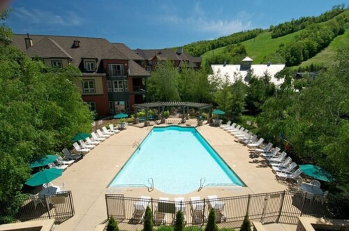 Imagen de la piscina del Hotel Blue Mountain Resort Village Suites. Foto 20