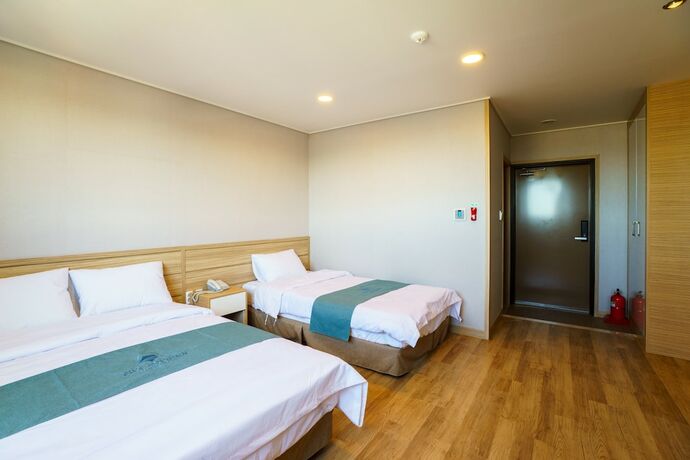 Imagen de la habitación del Hotel Blue Mountain, Seongsan-eup. Foto 19
