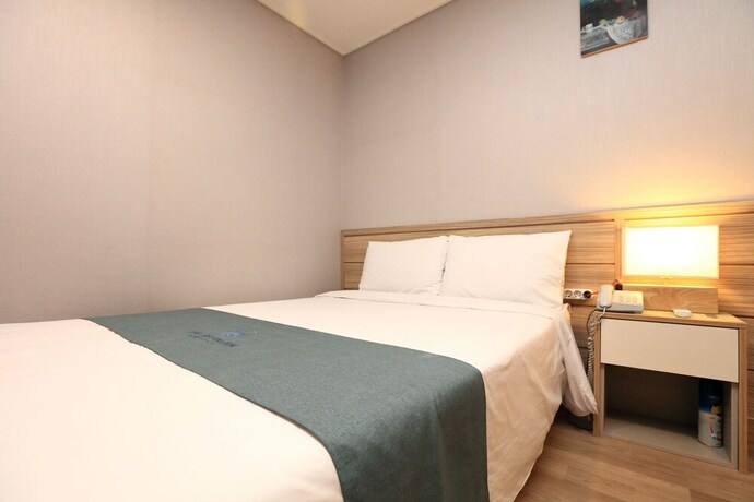 Imagen de la habitación del Hotel Blue Mountain, Seongsan-eup. Foto 23