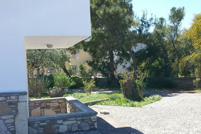 Imagen de los exteriores del Hotel Blue Nest. Foto 11