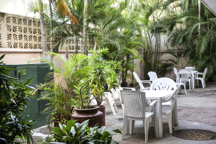 Imagen de la habitación del Hotel Blue Pacific Suites. Foto 3
