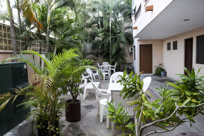 Imagen de la habitación del Hotel Blue Pacific Suites. Foto 6