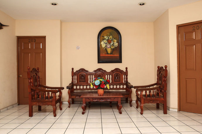 Imagen de la habitación del Hotel Blue Pacific Suites. Foto 7