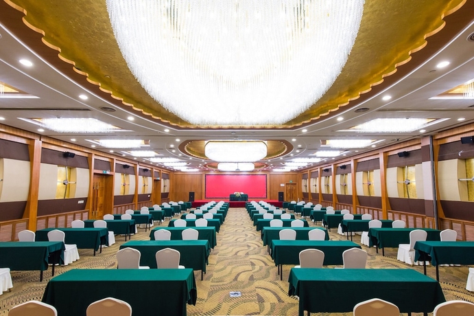 Imagen de los interiores del Hotel Blue Palace. Foto 11