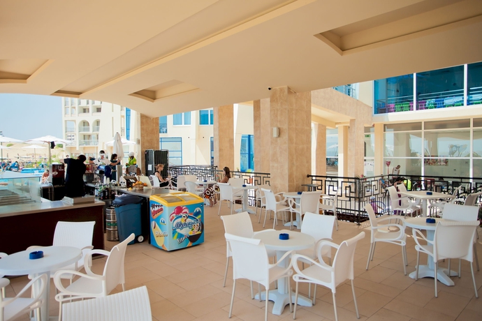 Imagen del bar/restaurante del Hotel Blue Pearl - Ultra All Inclusive. Foto 8