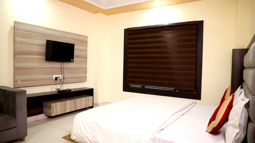 Imagen de la habitación del Hotel Blue Pine, Haridwar. Foto 2