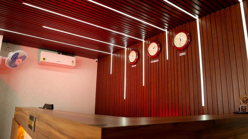 Imagen de los interiores del Hotel Blue Pine, Haridwar. Foto 16