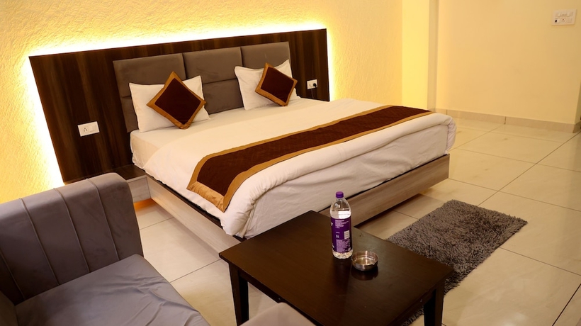 Imagen de la habitación del Hotel Blue Pine, Haridwar. Foto 5