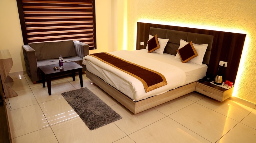 Imagen de la habitación del Hotel Blue Pine, Haridwar. Foto 7