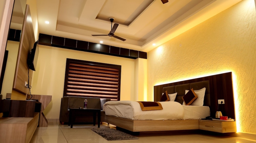 Imagen de la habitación del Hotel Blue Pine, Haridwar. Foto 8