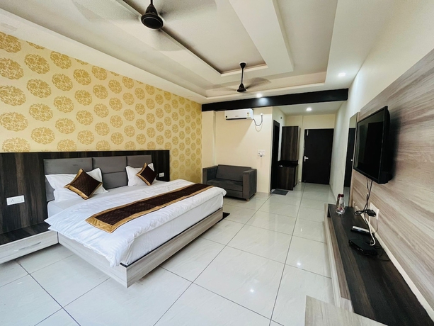 Imagen de la habitación del Hotel Blue Pine, Haridwar. Foto 10