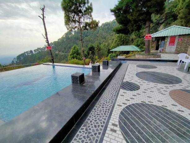 Imagen general del Hotel Blue Pine Resort. Foto 9