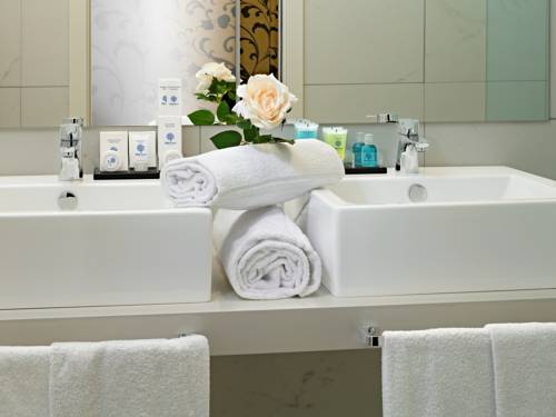 Imagen de la habitación del Hotel Blue Relais Malpensa Lago Maggiore. Foto 13