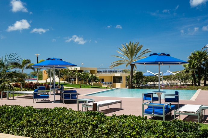 Imagen de la piscina del Hotel Blue Residences. Foto 14