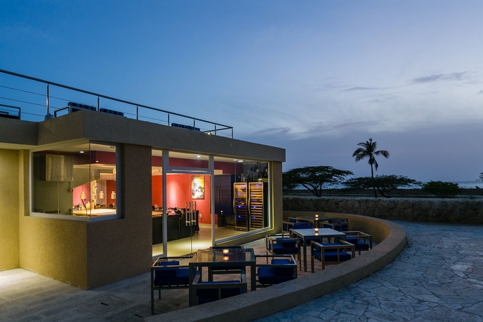 Imagen del bar/restaurante del Hotel Blue Residences. Foto 4