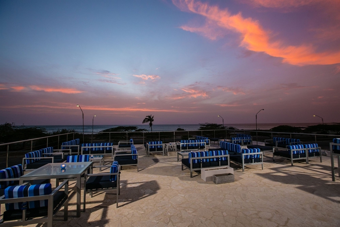 Imagen del bar/restaurante del Hotel Blue Residences. Foto 5