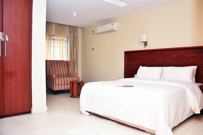 Imagen de la habitación del Hotel Blue Ribbon Suites. Foto 12