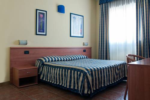 Imagen de la habitación del Hotel Blue Ribbon, Vercelli. Foto 11