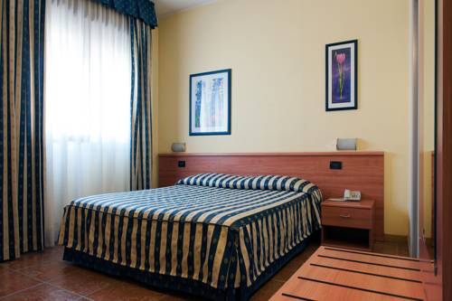 Imagen de la habitación del Hotel Blue Ribbon, Vercelli. Foto 16