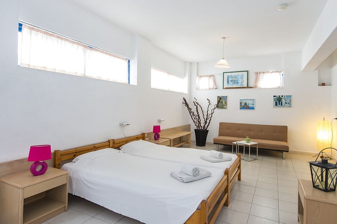 Imagen de la habitación del Hotel Blue Roses. Foto 5