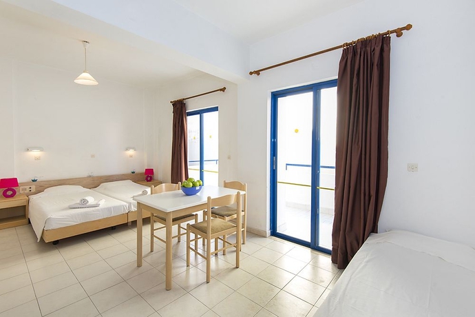 Imagen de la habitación del Hotel Blue Roses. Foto 8