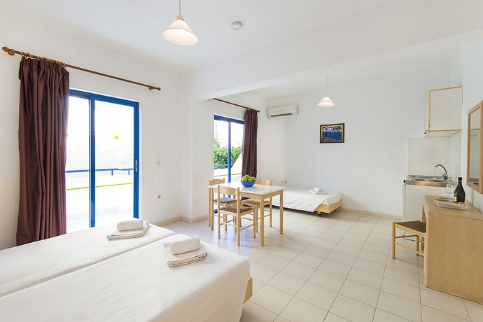 Imagen de la habitación del Hotel Blue Roses. Foto 9