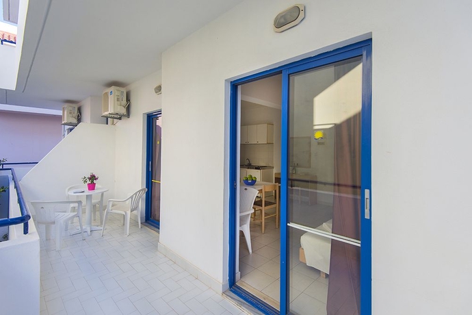 Imagen de la habitación del Hotel Blue Roses. Foto 10