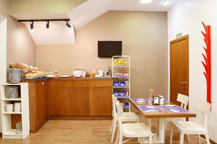 Imagen del bar/restaurante del Hotel Blue Santa Rosa. Foto 3