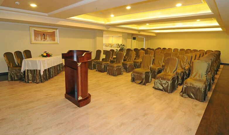 Imagen general del Hotel Blue Saphire Clarks Inn Haldwani. Foto 9