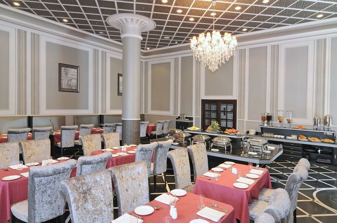 Imagen general del Hotel Blue Saphire Clarks Inn Haldwani. Foto 11