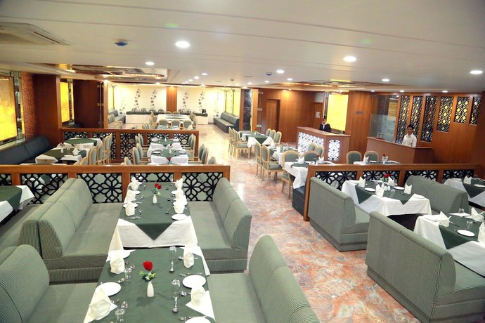 Imagen del bar/restaurante del Hotel Blue Sapphire, Agra. Foto 2
