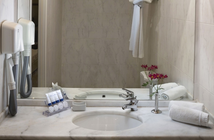 Imagen de la habitación del Hotel Blue Sea, Alimos. Foto 15