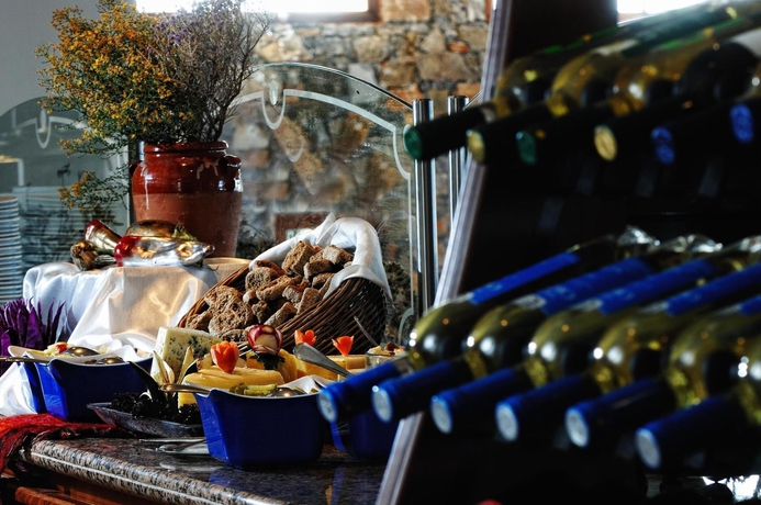 Imagen del bar/restaurante del Hotel Blue Sea Beach Affiliated By Melia. Foto 3