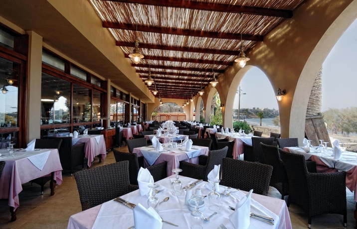 Imagen del bar/restaurante del Hotel Blue Sea Beach Affiliated By Melia. Foto 4