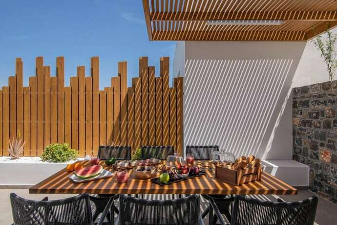 Imagen general del Hotel Blue Senses Villas Next to the Beach Heated Pool. Foto 9