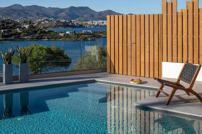 Imagen general del Hotel Blue Senses Villas Next to the Beach Heated Pool. Foto 10